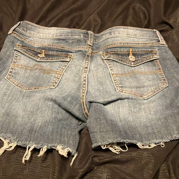 FINAL PRICE! Juniors Arizona Cut Off Jean Shorts - Picture 2 of 3